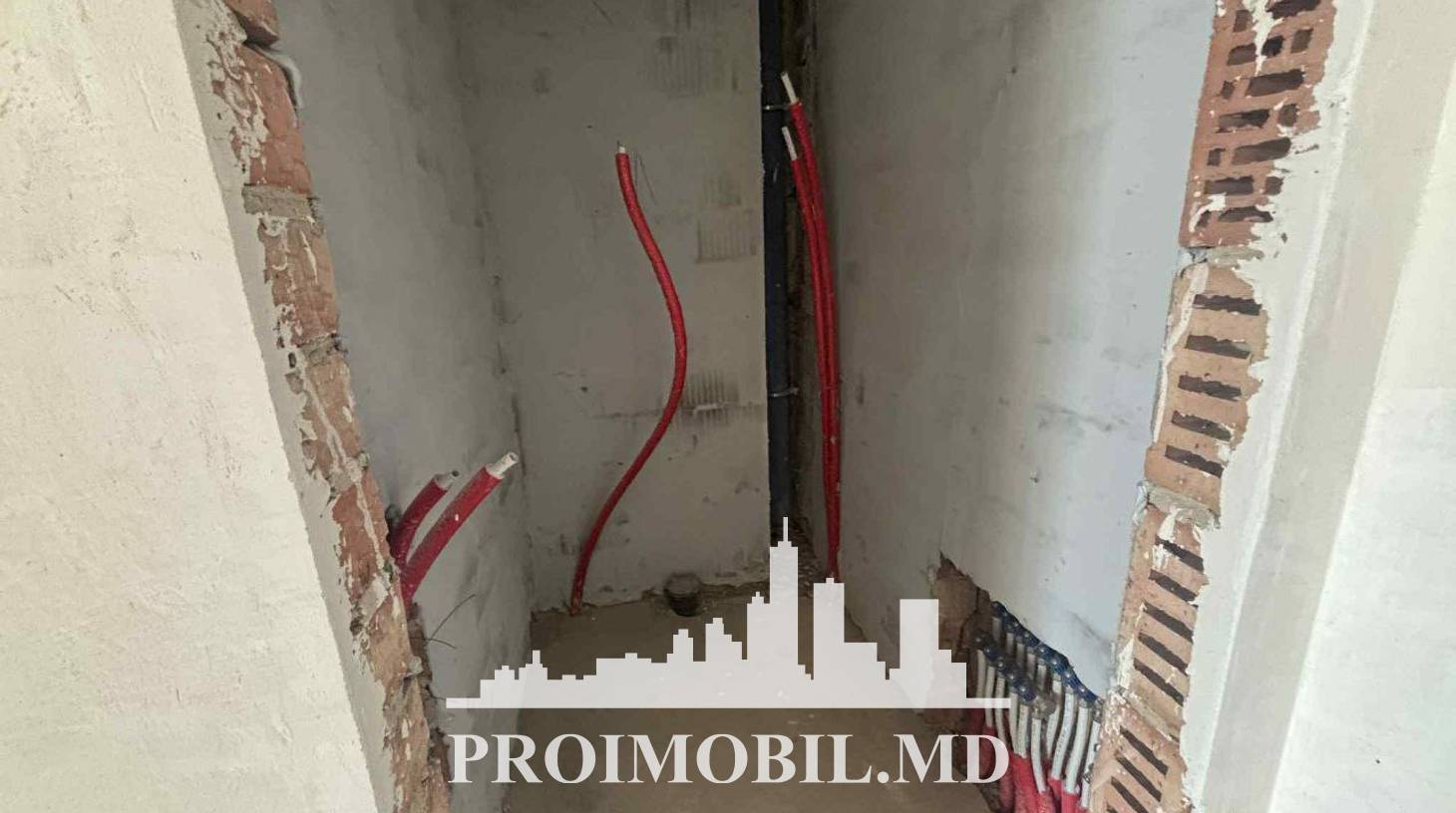 https://images.proimobil.md/Onrg061TYDSIq1jTT03am1aV8sGUaEAln1nnST7rHK0/watermark:0.75:so:0:30:0.39/resize:fill:1460:816:1/gravity:ce/bG9jYWw6Ly8vZXN0YXRlL2xyL2FkNzg1NDY2LWEyYjYtNDVlMi1iNjI3LWI3MWE1OTEwNTAwOS5qcGVn