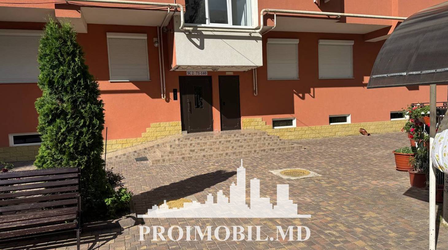 https://images.proimobil.md/OoxTeu3TZUaoWM51tvAsV3jW-jlqy9HXS1S0co4WytY/watermark:0.75:so:0:30:0.39/resize:fill:1460:816:1/gravity:ce/bG9jYWw6Ly8vZXN0YXRlL2xyLzIyYmQ4ZTAzLWMzMjctNDNjMS1iM2Y2LTBiYTNhYjRjMDI3Ni5qcGVn