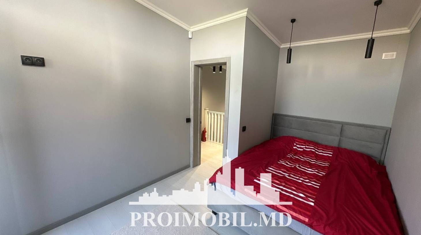https://images.proimobil.md/OpJC8A04SAXdlmluCQbxXKMmVu178cGDQ5divM4XUMc/watermark:0.75:so:0:30:0.39/resize:fill:1460:816:1/gravity:ce/bG9jYWw6Ly8vZXN0YXRlL2xyLzI2ZTE4YmIwLTdjZGQtNDA5Mi04ZWU0LTYzYTRhNWEzOGEyMi5qcGVn