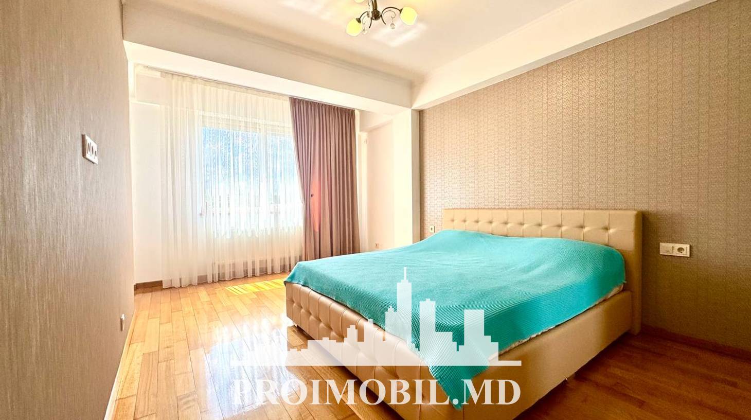 https://images.proimobil.md/OrpXkMH1ajhrhSLoJXki6asFv2swXFVjjsT0Qke3fvA/watermark:0.75:so:0:30:0.39/resize:fill:1460:816:1/gravity:ce/bG9jYWw6Ly8vZXN0YXRlL2xyLzg3NjM1OGVmLTYxNWItNDFhMS1iZTUxLTNhYWE1NmY3MmU2MS5qcGVn