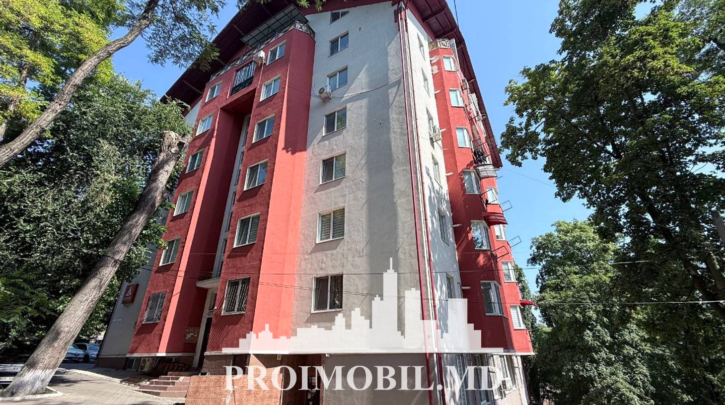 https://images.proimobil.md/OsLCv50LZEj3nrkPKY7SN8OfAmo1O3zkYqfP1jjQs7I/watermark:0.75:so:0:30:0.39/resize:fill:1460:816:1/gravity:ce/bG9jYWw6Ly8vZXN0YXRlL2xyLzZiOWE4MmRlLTY4OTgtNDA4ZC1iYWU2LWQxY2QzNTRiOWYxMS5qcGVn