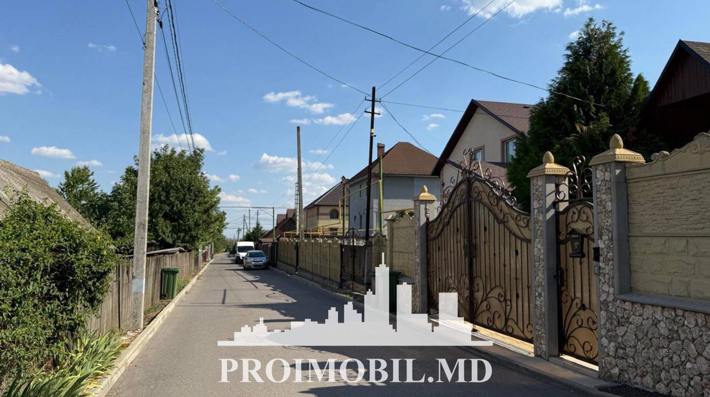 https://images.proimobil.md/Ot81mPeJkQ-n2LDMgji_xqp2L5vfl-9OoYLuJMF9Xz8/watermark:0.75:so:0:30:0.39/resize:fill:1460:816:1/gravity:ce/bG9jYWw6Ly8vZXN0YXRlL2xyL2Q1NTczZDA3LWJhOGUtNGYwNy1iOGQ3LWQ4NWJhM2U3MzcyMi5qcGVn