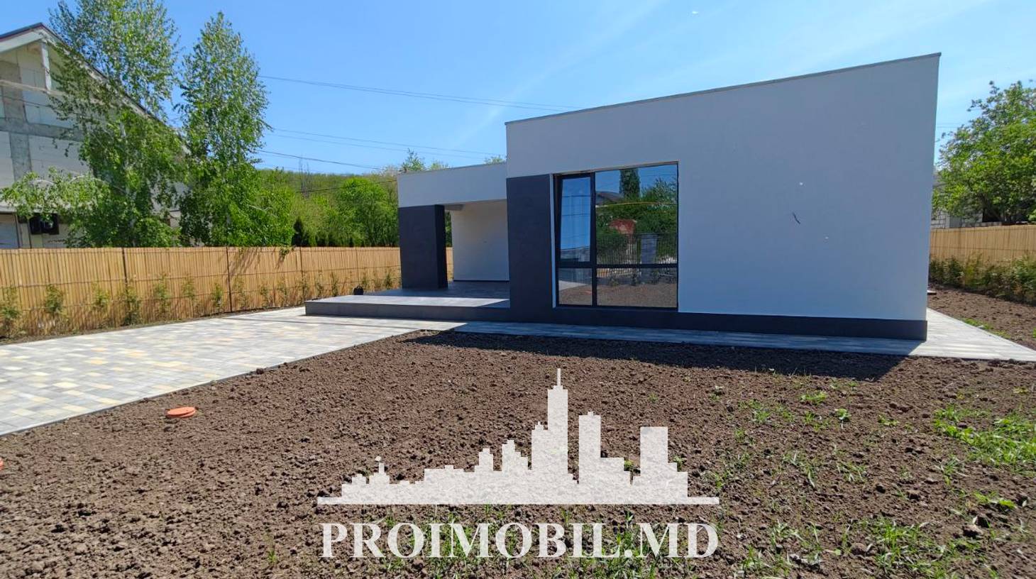 https://images.proimobil.md/OtK7kx3wgZJYGR5i3PC7dD2wgTGscAiA5ca9PZVYdrg/watermark:0.75:so:0:30:0.39/resize:fill:1460:816:1/gravity:ce/bG9jYWw6Ly8vZXN0YXRlL2xyLzI5ZWMyMThiLWU3OGMtNDQzNC05MTViLTc1N2JlNmY0MWRjMi5qcGVn