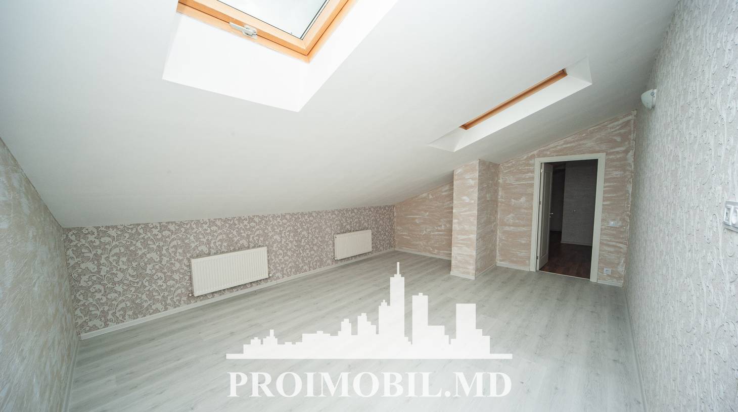 https://images.proimobil.md/Ow2udArDoi99ZJQnYFrR2Lk6GsGNjF73gDx5EYm6dlg/watermark:0.75:so:0:30:0.39/resize:fill:1460:816:1/gravity:ce/bG9jYWw6Ly8vZXN0YXRlL2xyLzliZWEwZTVjLTBjNzAtNDRiZi1iNjAyLTI5Njg3YzVhN2Y0NC5qcGVn