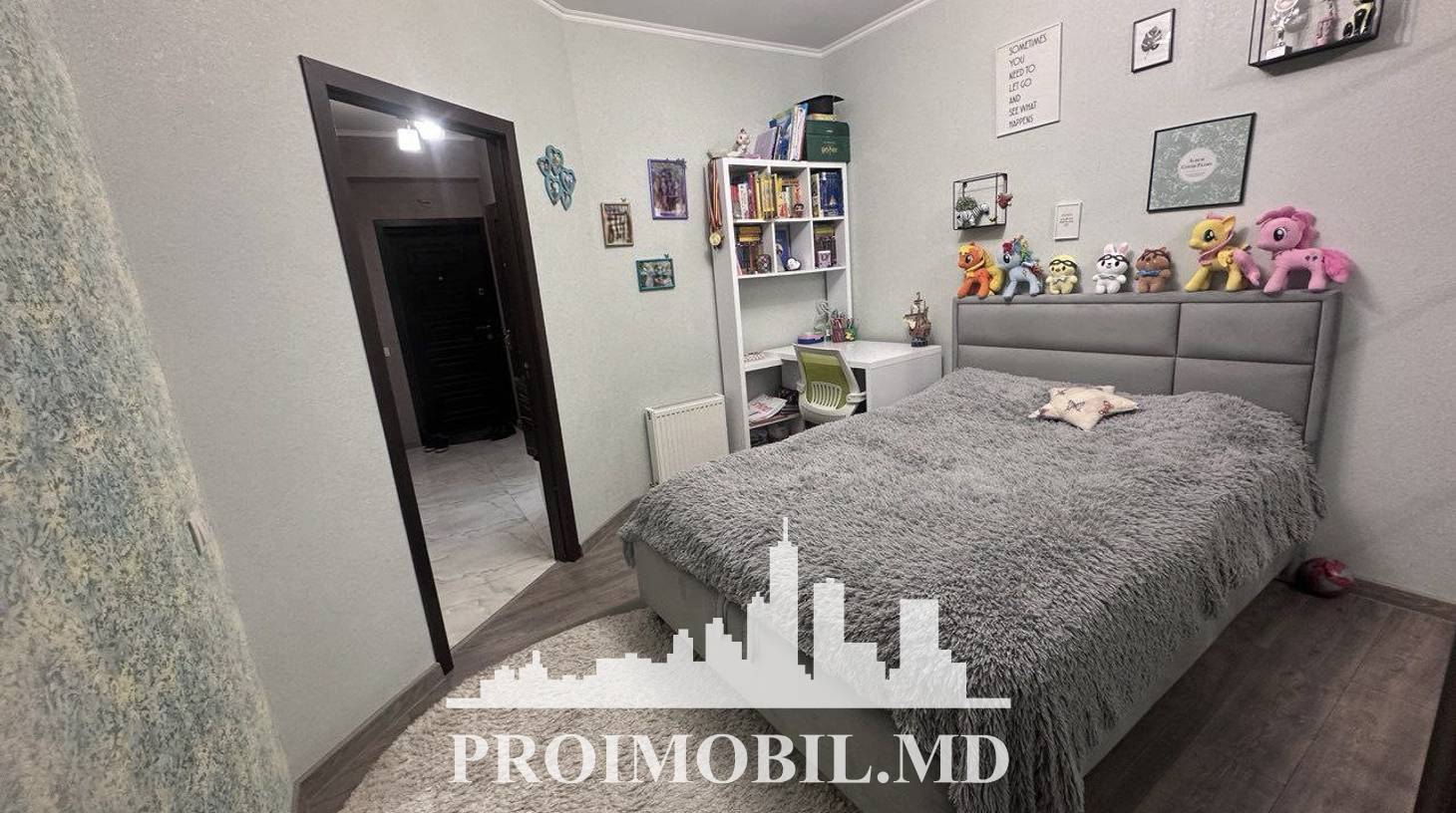 https://images.proimobil.md/P-5kHUvxX_MBJ0kf_cKjn_R02NkZLA1QtmXYAXWpnrE/watermark:0.75:so:0:30:0.39/resize:fill:1460:816:1/gravity:ce/bG9jYWw6Ly8vZXN0YXRlL2xyLzhlZTBlYjBlLWMwNTQtNGQ3NC1iNTRlLWI1ZDQ1NjExOWEzMS5qcGVn