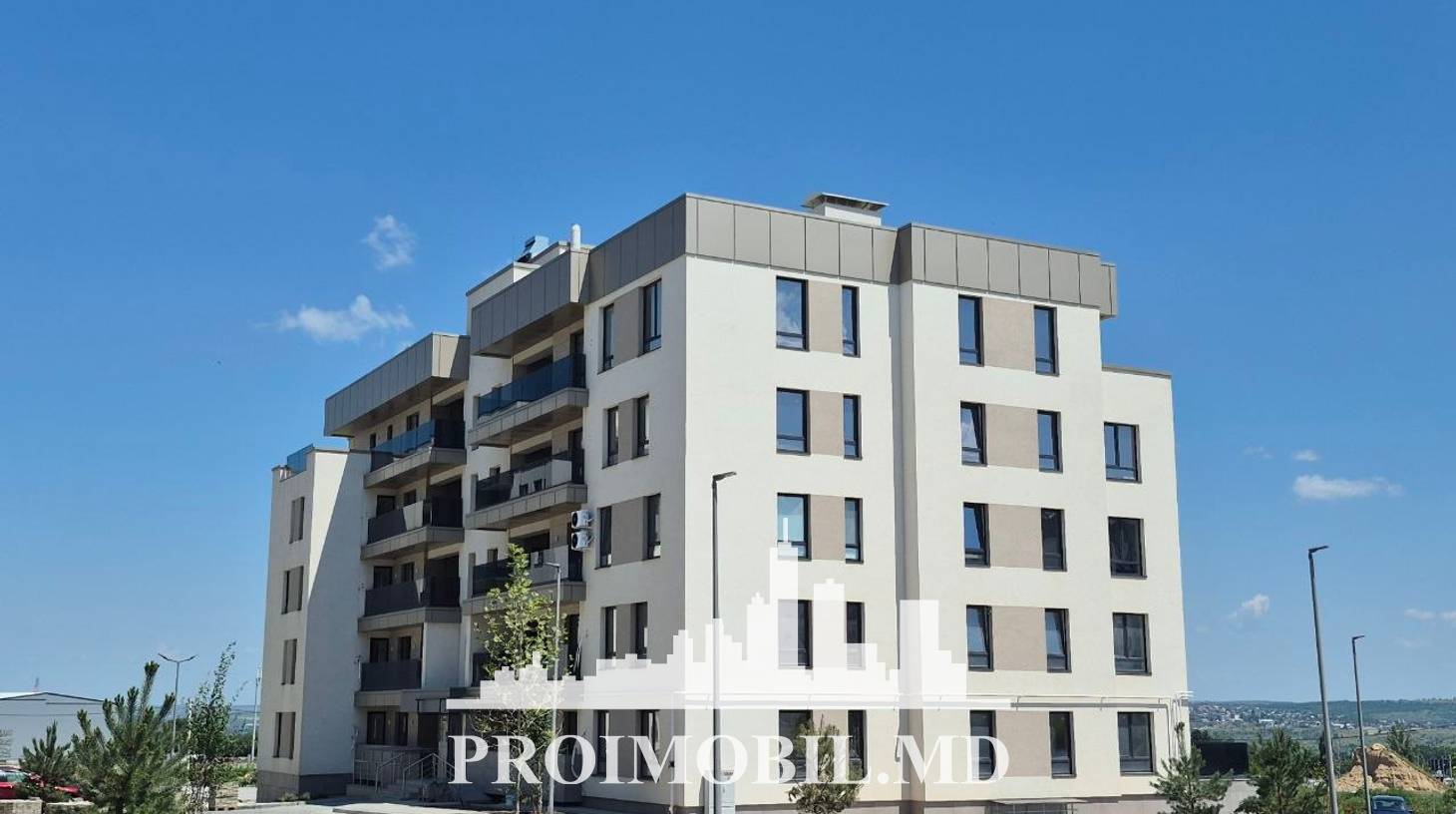 https://images.proimobil.md/P0vzTktzytI8ld8Pgwl1EhoQvXRdash600e653Rze1Y/watermark:0.75:so:0:30:0.39/resize:fill:1460:816:1/gravity:ce/bG9jYWw6Ly8vZXN0YXRlL2xyLzA1YmUxMGQyLWUwYjYtNGM5Ni04ODI3LWE2NDhjZTg5OTllNS5qcGVn