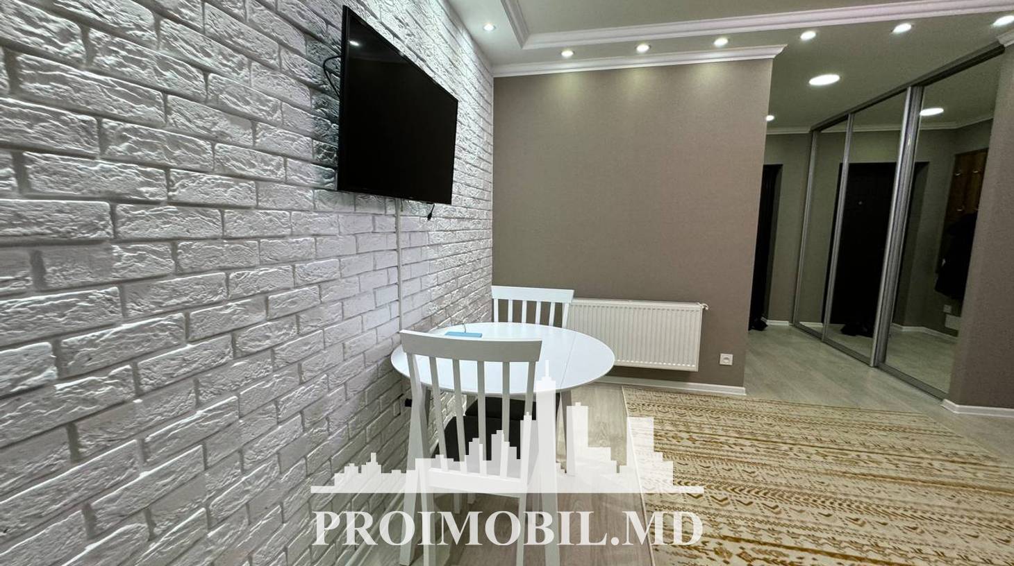https://images.proimobil.md/P3W4_3C0M5xMKLnbKwby6Ui5jYDD8Z-3SU1kdu5hAys/watermark:0.75:so:0:30:0.39/resize:fill:1460:816:1/gravity:ce/bG9jYWw6Ly8vZXN0YXRlL2xyLzE1YjdkOWRiLTcyYjYtNGVjZC1hZTY1LTcwOGVlMDk0ZDViZS5qcGVn