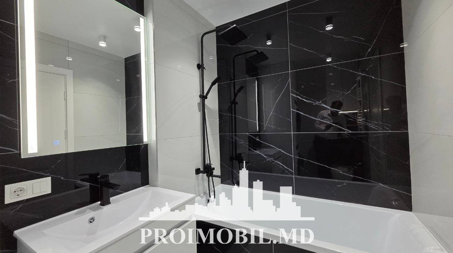 https://images.proimobil.md/P3hzqpyjq7kkcPu_-8nwIU5PuBbxXrXvcc6E6ctKNwM/watermark:0.75:so:0:30:0.39/resize:fill:1460:816:1/gravity:ce/bG9jYWw6Ly8vZXN0YXRlL2xyLzEyZWMyMTE5LTJhMDktNGI2Zi05OWE2LWNhZmI0MzRkZDljMy5qcGVn