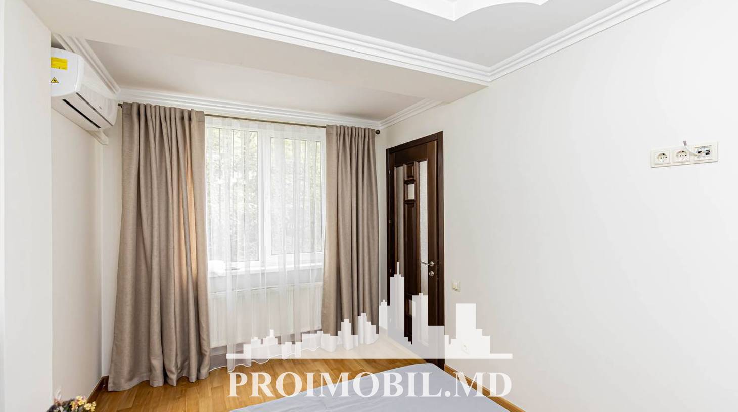 https://images.proimobil.md/P8tEVfTnCNgfwc3DbqvQysz5iqTK4q2SIzvGsnJhqCY/watermark:0.75:so:0:30:0.39/resize:fill:1460:816:1/gravity:ce/bG9jYWw6Ly8vZXN0YXRlL2xyLzY4MmNkODFkLWJiMjQtNDRmYS04YWY0LTljNDA5ZGE2MTZiNS5qcGVn