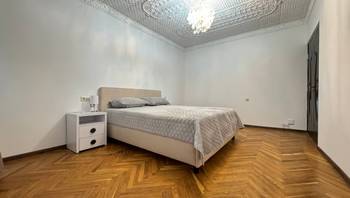 https://images.proimobil.md/P8uIqM6HSiKUj6CH3lqNm7OHCG3vh0dJLRQQ32zIL2c/resize:fill:350:198:1/gravity:ce/bG9jYWw6Ly8vZXN0YXRlL2xyLzQyOWRmMzFkLTNhODYtNDNjZS04NzY5LThlYzZmZDRiYjZlZi5qcGVn