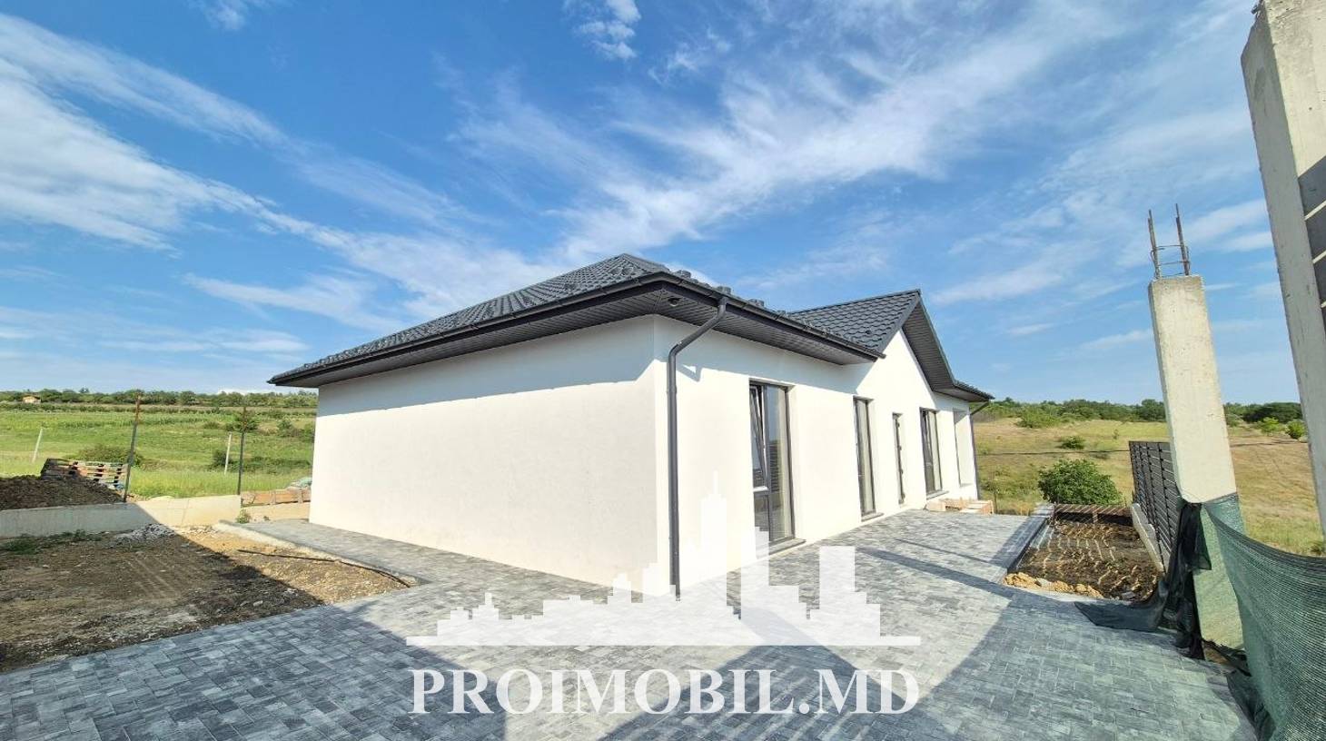 https://images.proimobil.md/PBRQbRKJnzYtVTRZzGwnnrUo40uo62TPq-VjRfj98fk/watermark:0.75:so:0:30:0.39/resize:fill:1460:816:1/gravity:ce/bG9jYWw6Ly8vZXN0YXRlL2xyL2QxODBmYjAwLTUyYTYtNDJmOS1hNzA5LWYwNDc4Njc1ODM4OC5qcGVn