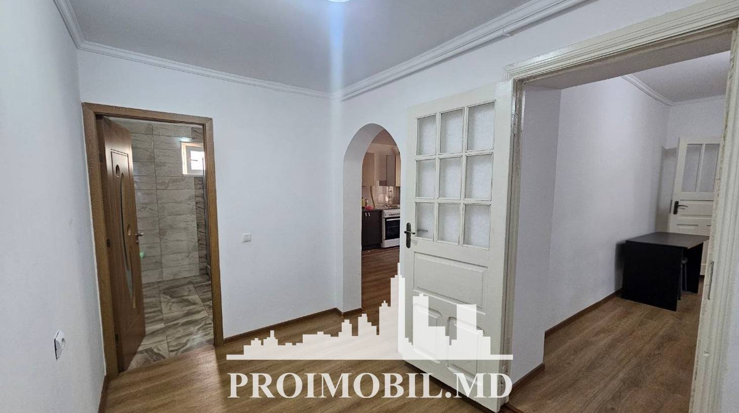 https://images.proimobil.md/PGzrWboeQLcsNzwJIaopv-9zYGEk92FxQfq-zc0_VCE/watermark:0.75:so:0:30:0.39/resize:fill:1460:816:1/gravity:ce/bG9jYWw6Ly8vZXN0YXRlL2xyLzM0NGRjNGJkLTgxYWYtNDhiNi1iOWYwLWZhNGRhYjk4ZGZiYS5qcGVn