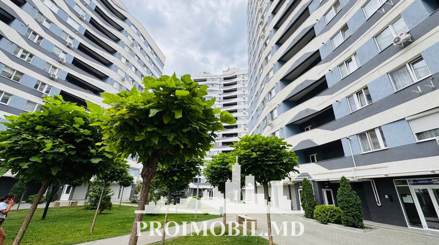 https://images.proimobil.md/PHp_h4lcOJAb7DHc2ixrMeoG_sL4q33Ba6AYrtnH-_Y/watermark:0.75:so:0:30:0.39/resize:fill:1460:816:1/gravity:ce/bG9jYWw6Ly8vZXN0YXRlL2xyL2I4MWUzYzY2LTIxNjUtNGRlNS1iZmY5LThmZDRjZmQ4YTRhNS5qcGVn