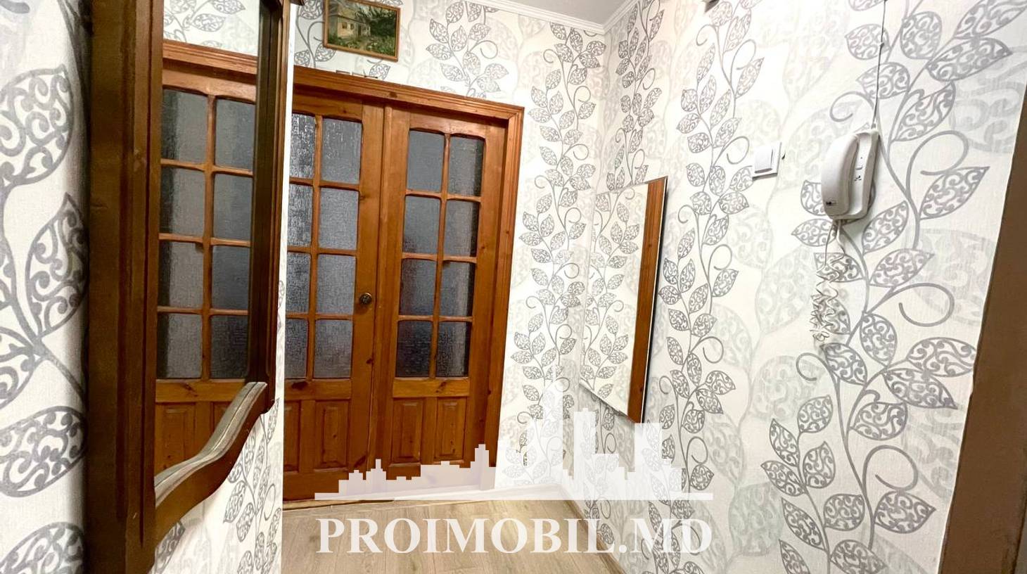 https://images.proimobil.md/PIsSo8n89l4p63cxCVt8B7lmR9F1oI5NwIJwIImivXo/watermark:0.75:so:0:30:0.39/resize:fill:1460:816:1/gravity:ce/bG9jYWw6Ly8vZXN0YXRlL2xyLzFjMGQ1NTU4LTBjMDYtNDk5Yi05NjFlLTJjMGE5MjFhNzliOS5qcGVn