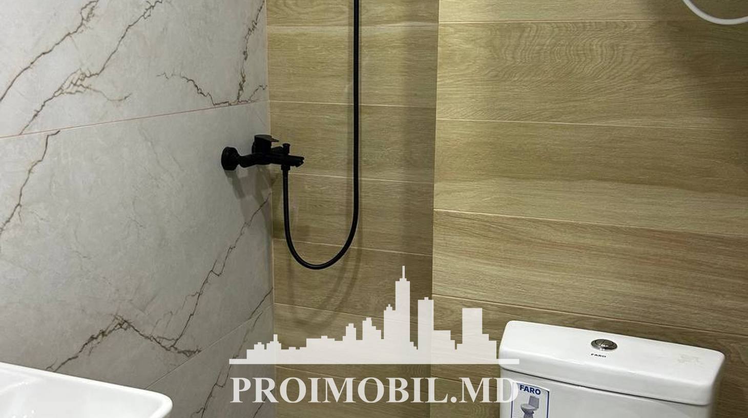 https://images.proimobil.md/PJjHu76rii3RSIwogKb3EeQC7uTu-ryzB7C0XK6Gc6Y/watermark:0.75:so:0:30:0.39/resize:fill:1460:816:1/gravity:ce/bG9jYWw6Ly8vZXN0YXRlL2xyLzU5ODdmNjRhLWQ0MDYtNDgxNS1iYzI5LTMzYTM5MzhiZTBlZi5qcGVn
