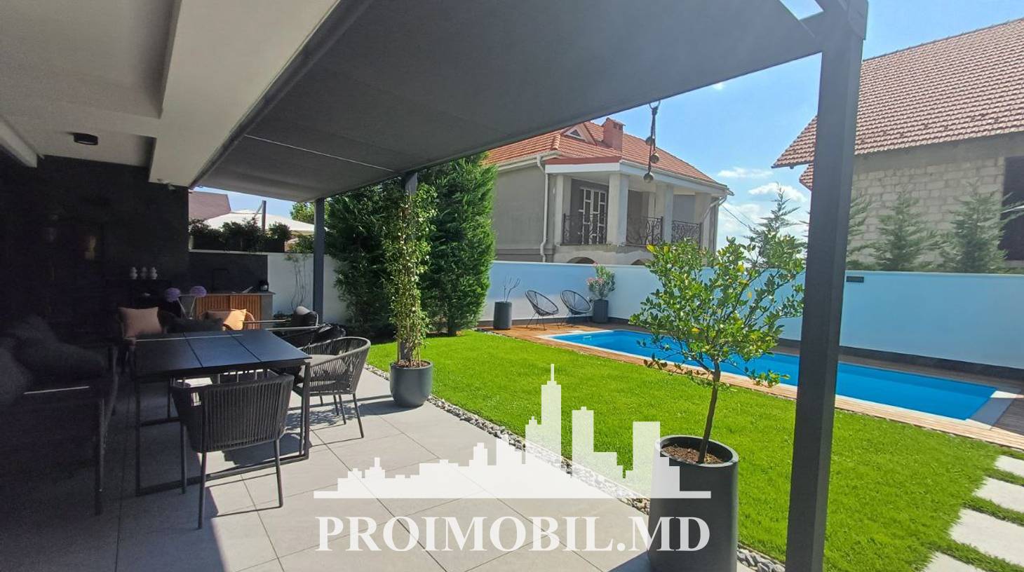 https://images.proimobil.md/PMEAzltfsJi6dBfKh951tX7PqVWwe6PLY0pzYKBFD98/watermark:0.75:so:0:30:0.39/resize:fill:1460:816:1/gravity:ce/bG9jYWw6Ly8vZXN0YXRlL2xyLzFkZTVjZmY0LTkzZTgtNDNmYS05MjNlLTMyMjExYWY0NDhjOC5qcGVn