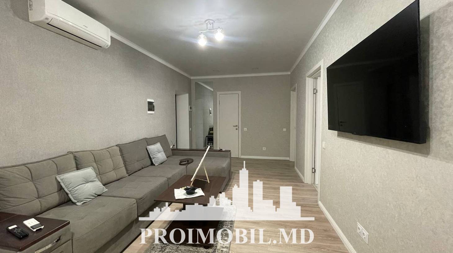 https://images.proimobil.md/PPwmza16Ttn_2DhA89VcFIrRXfpUL-ShauP2hgZyMuE/watermark:0.75:so:0:30:0.39/resize:fill:1460:816:1/gravity:ce/bG9jYWw6Ly8vZXN0YXRlL2xyLzQyYjk2NDY3LTA5YjAtNGI2ZC1hNTE4LWZlYmIzOTU5YWEyMi5qcGVn