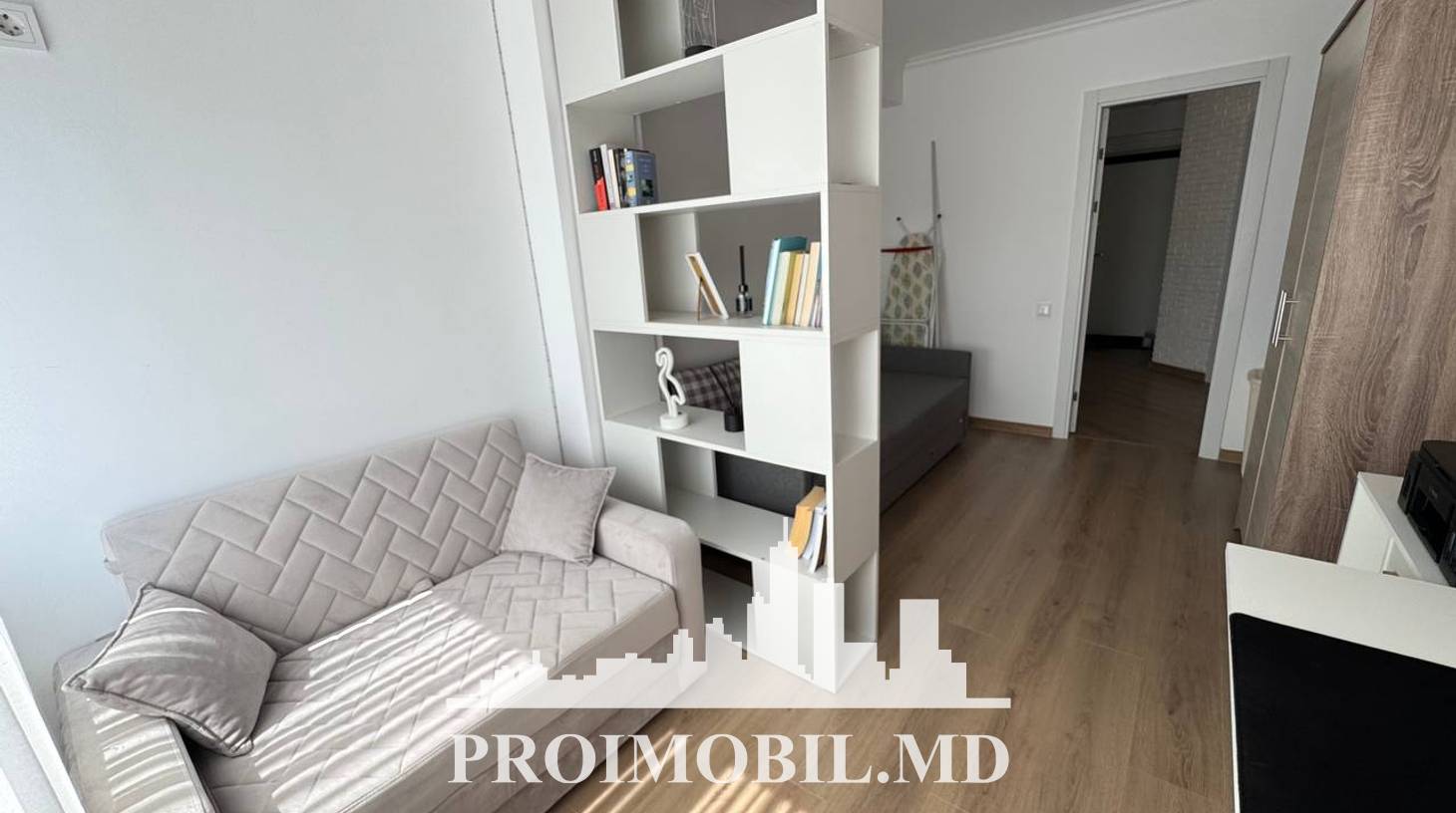 https://images.proimobil.md/PQpdf0FBLi51NAQo_KIdloiQCM7jtEUhmrZ9V0SDiJg/watermark:0.75:so:0:30:0.39/resize:fill:1460:816:1/gravity:ce/bG9jYWw6Ly8vZXN0YXRlL2xyL2U2YmI4NTM5LTY4YjctNDAzMi04MTcyLWM4ZmZiOTIwYzZlOC5qcGVn