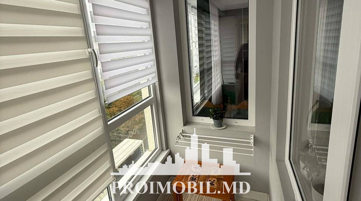 https://images.proimobil.md/PS4mZktGwd0g5qqwMnNKRWLirLpJdexO2-priuhg8VA/watermark:0.75:so:0:30:0.39/resize:fill:1460:816:1/gravity:ce/bG9jYWw6Ly8vZXN0YXRlL2xyLzYxY2UxYzU1LWE4ZTMtNDdhZi1hNGQ4LWU2ZWM0NWYwZjhhZi5qcGVn