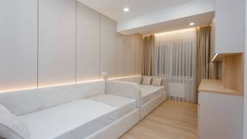 https://images.proimobil.md/PSVIbaeXWJoo0tSrZEuW8UNhAQ_kf1xImh4Effy0YmA/resize:fill:350:198:1/gravity:ce/bG9jYWw6Ly8vZXN0YXRlL2xyLzQwNDgxZThlLWU0MzUtNGZhZC1hNGEzLWZjNGU1N2E1OTMxZS5qcGVn
