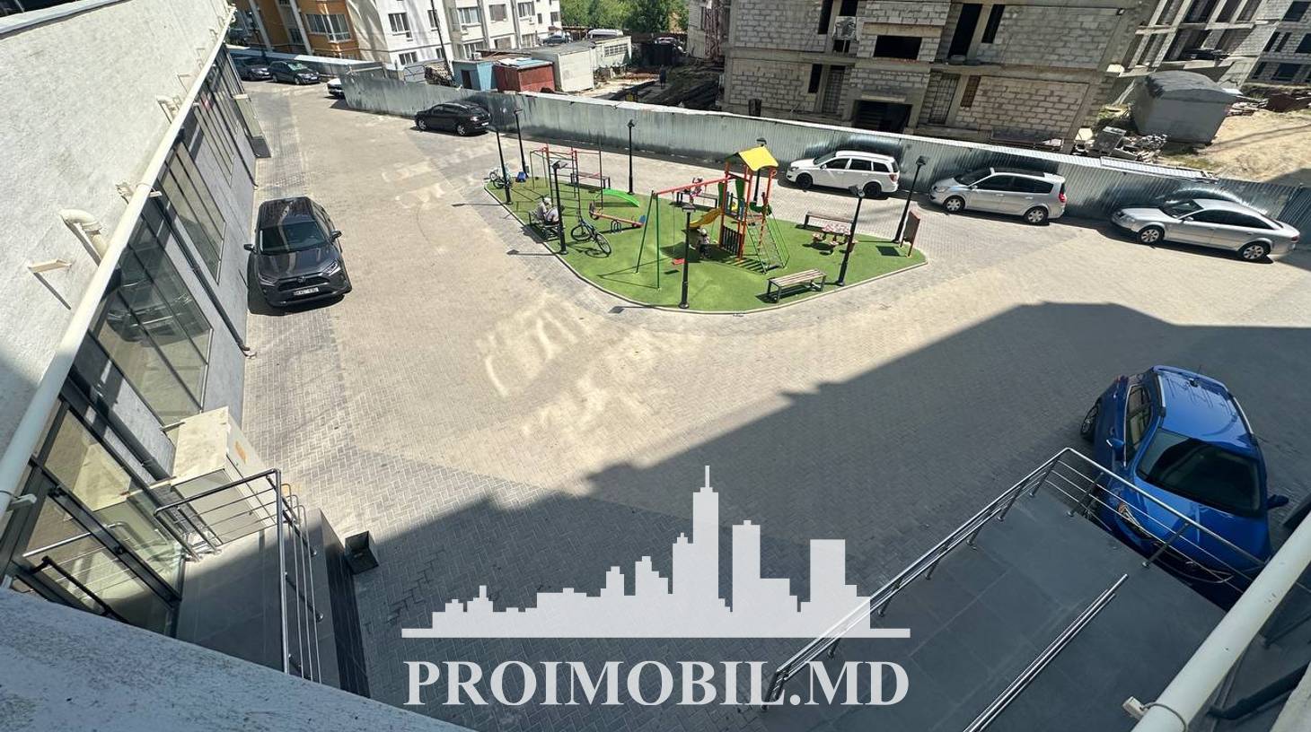 https://images.proimobil.md/PSXrgyHIq5A2epIJKWKe-GDNusl22acSqXFwFiZlQJE/watermark:0.75:so:0:30:0.39/resize:fill:1460:816:1/gravity:ce/bG9jYWw6Ly8vZXN0YXRlL2xyL2YwZDk4OWRiLWU3M2YtNGIwYi1hZjFmLWQ3ZjU0ZmNjYmQxNS5qcGVn