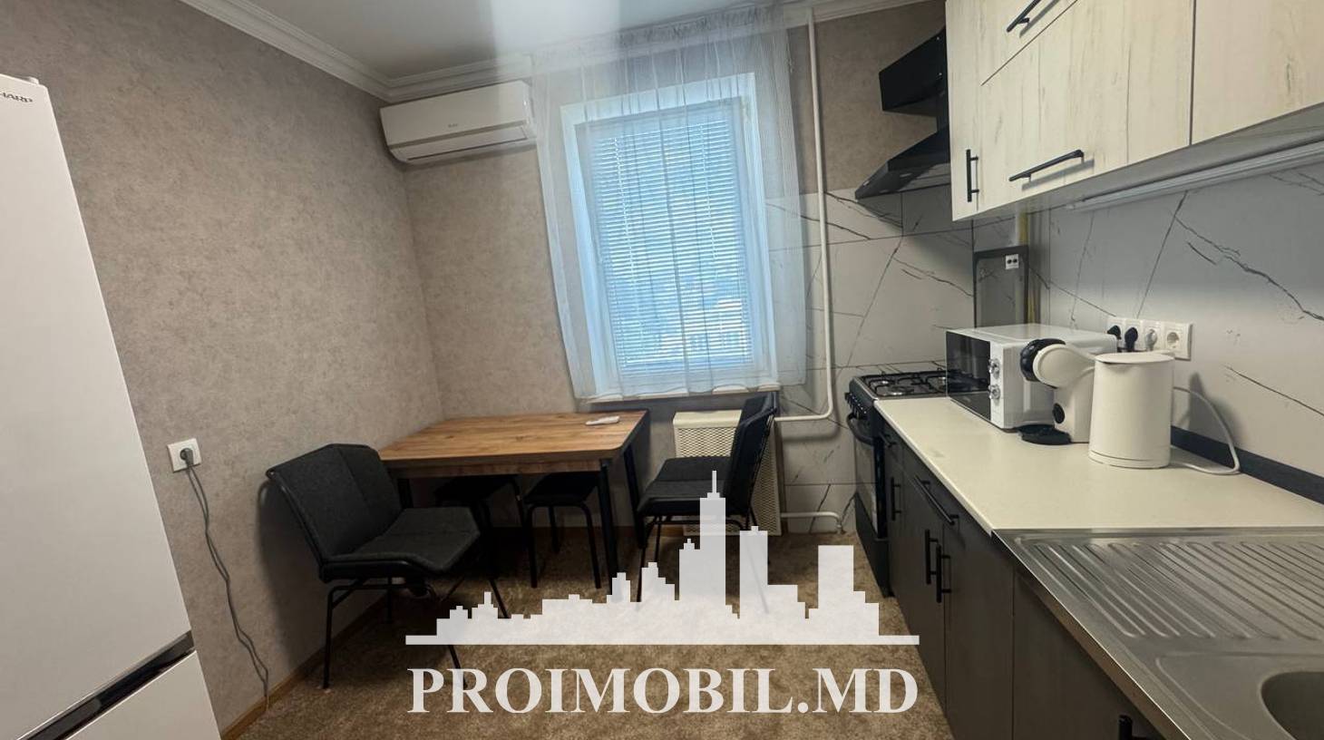 https://images.proimobil.md/PT54DD_2Nf_5VG2fxGkcxpGA1v8rDrh2yjDZf54oDeE/watermark:0.75:so:0:30:0.39/resize:fill:1460:816:1/gravity:ce/bG9jYWw6Ly8vZXN0YXRlL2xyLzNkOTllZDA1LTQzZWYtNDU1NS1iNjlhLTg3YTJkNzg1OGIzNC5qcGVn