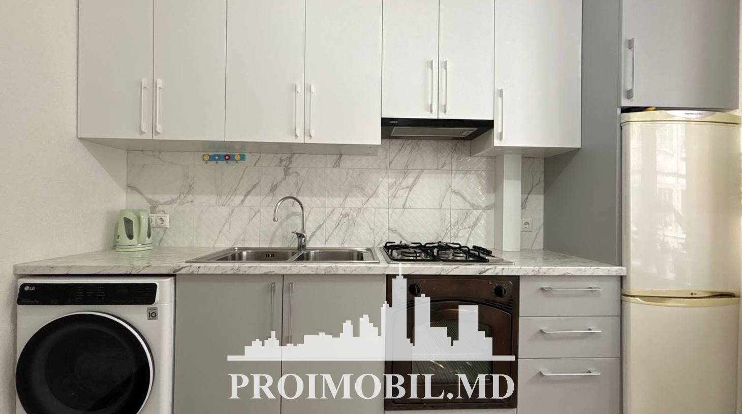 https://images.proimobil.md/PTlEBCIlsZf7V22x9AGP5FteKJvblVM6QoZujC020gM/watermark:0.75:so:0:30:0.39/resize:fill:1460:816:1/gravity:ce/bG9jYWw6Ly8vZXN0YXRlL2xyL2UyYWI1MTQ0LTFjNTMtNGQzNS1iM2MwLTdkZWFhNmU3OGU4Mi5qcGVn