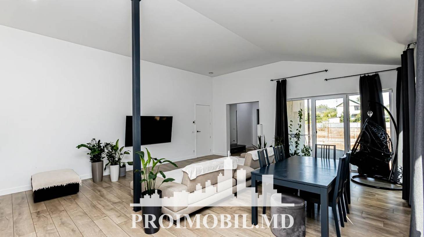 https://images.proimobil.md/PW-A7o5-Q_-ly43CWLRqVmyMviz1uHwHBLaF6UWNrZY/watermark:0.75:so:0:30:0.39/resize:fill:1460:816:1/gravity:ce/bG9jYWw6Ly8vZXN0YXRlL2xyLzQ4MTVmOGQ1LWFkNTItNDJlMi1iMjkyLWVmNmU1MjM4Njc0Mi5qcGVn