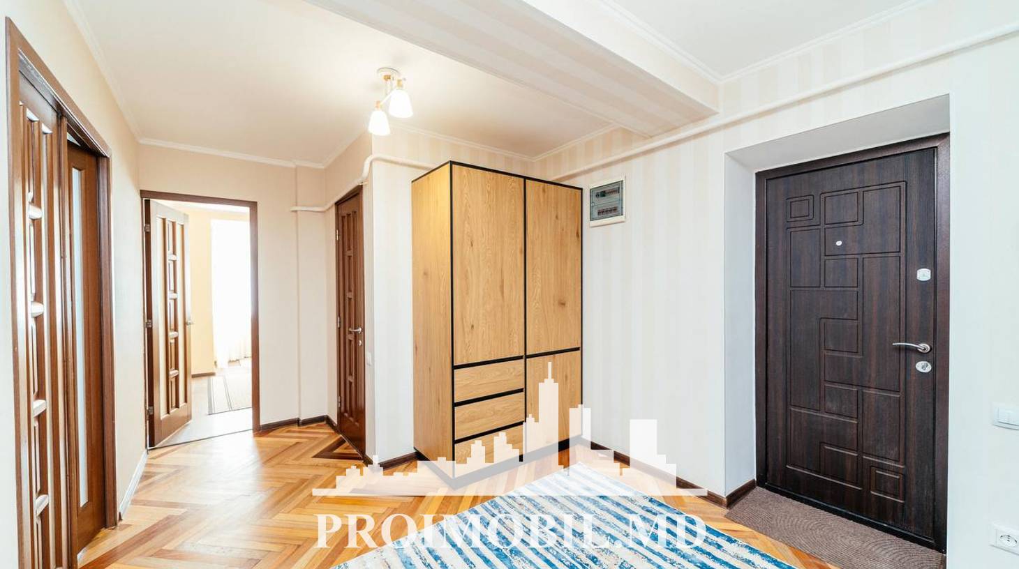https://images.proimobil.md/PaClqWkVIGW1fjgNMc5f00pGWu6gllIR_F0-8EM8IV4/watermark:0.75:so:0:30:0.39/resize:fill:1460:816:1/gravity:ce/bG9jYWw6Ly8vZXN0YXRlL2xyL2E5ODhjODQxLTY2ODEtNDYwYS04NTU3LTNiZTk0ODM5ZDlmNy5qcGVn