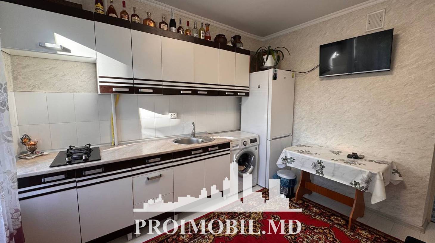 https://images.proimobil.md/Pbbz1Mfgpn-D-X6kAO3qNvL6hklp7VuRqLoTCEf54GM/watermark:0.75:so:0:30:0.39/resize:fill:1460:816:1/gravity:ce/bG9jYWw6Ly8vZXN0YXRlL2xyLzZkZmVjYTYzLTU5MWYtNDMyNy04YjM4LWFkNDYxNjNiZjEwYy5qcGVn