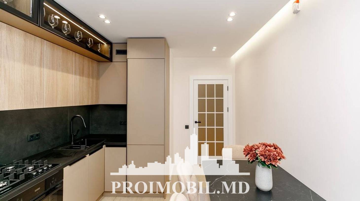 https://images.proimobil.md/PfKp9MIJAqd6otKQzVwHvsUZSVnLy6_M9n6h8mUy8W8/watermark:0.75:so:0:30:0.39/resize:fill:1460:816:1/gravity:ce/bG9jYWw6Ly8vZXN0YXRlL2xyL2M3ZWY1NTlmLWM2YTQtNGZiYS05MTBlLTA1MGFiZmM1YWZlNS5qcGVn