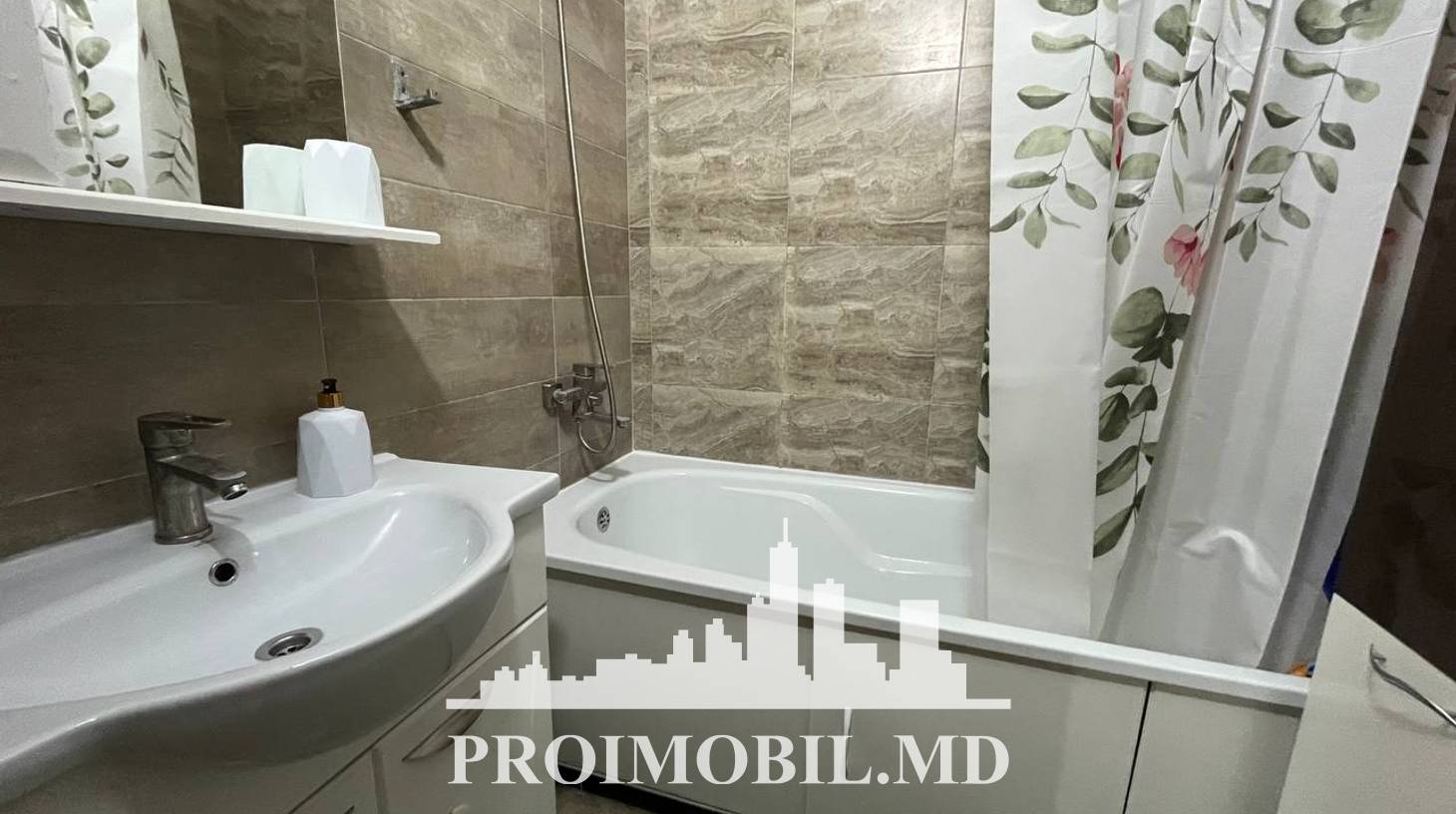 https://images.proimobil.md/PkNTpvI9okVevK-DdBfLVeqxcRtMqMPCVUeX6zV1UUY/watermark:0.75:so:0:30:0.39/resize:fill:1460:816:1/gravity:ce/bG9jYWw6Ly8vZXN0YXRlL2xyLzk2ZTdlYmY0LTY0MTEtNGExYy1hMTIyLTRjOWY2MDQ0YmE2ZS5qcGVn