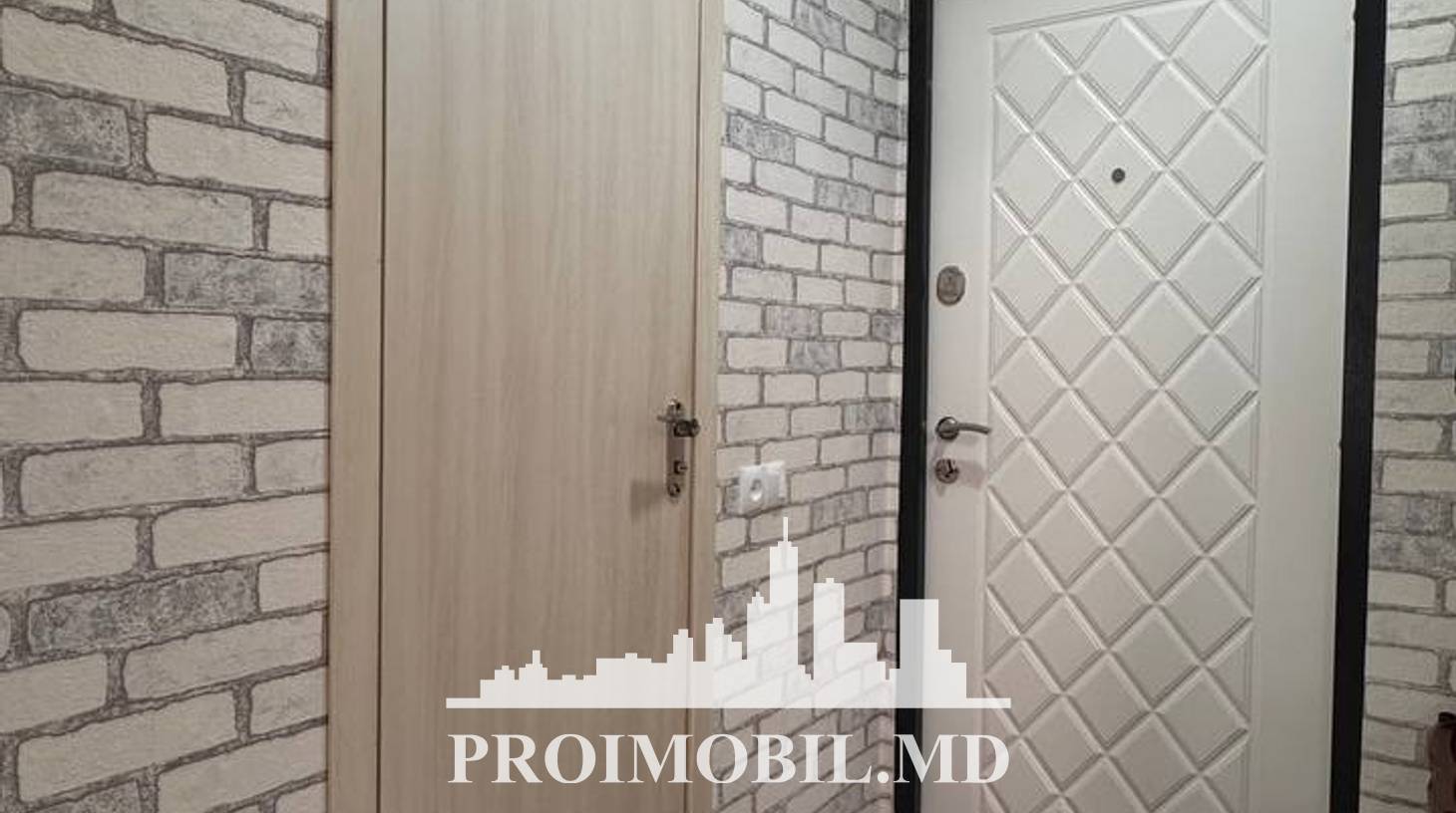 https://images.proimobil.md/PkTQBwjIgp-Uh0XXSfcMUzX91oZvSuNpW_n766IQ35w/watermark:0.75:so:0:30:0.39/resize:fill:1460:816:1/gravity:ce/bG9jYWw6Ly8vZXN0YXRlL2xyLzZkYjA4N2Y5LTlhNzAtNDFlZS1iNGY2LTE2Y2ZiOGU0MjIzNS5qcGVn