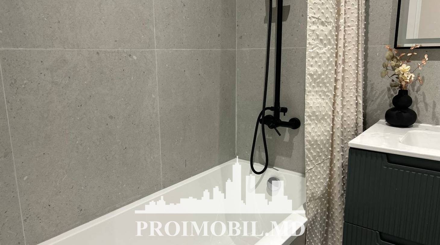 https://images.proimobil.md/PlKGzEyOucvkTMIE26D3A7LgEOS31CEZPfEE1viyOhM/watermark:0.75:so:0:30:0.39/resize:fill:1460:816:1/gravity:ce/bG9jYWw6Ly8vZXN0YXRlL2xyLzQxNWY2Y2EwLTNkMDUtNGEwZi1hN2U0LTEzYWE2M2ExNWQ5Mi5qcGVn