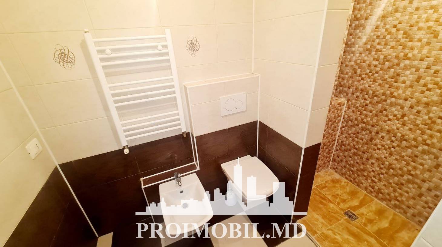 https://images.proimobil.md/PnfcxNRt_STmCe_vceiO42IKhpfs88XbxqonQ2oQ5sM/watermark:0.75:so:0:30:0.39/resize:fill:1460:816:1/gravity:ce/bG9jYWw6Ly8vZXN0YXRlL2xyLzY3YzM2MThkLTk0MjUtNGUwMC04ZmE4LWU5OTdjMWNjMzA0ZS5qcGVn