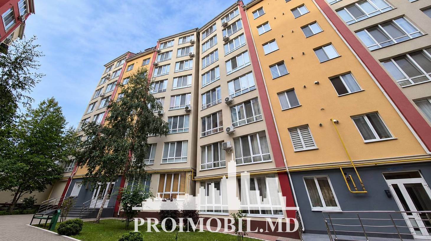 https://images.proimobil.md/PnrMZ-7lWFCNLDb3LZ03p4RqKijoV13kDBVTHJECahc/watermark:0.75:so:0:30:0.39/resize:fill:1460:816:1/gravity:ce/bG9jYWw6Ly8vZXN0YXRlL2xyLzNkNGI2ZWRiLTNhZDQtNDMyZS1hMTAxLWM2YTNhMmUxODMwMi5qcGVn
