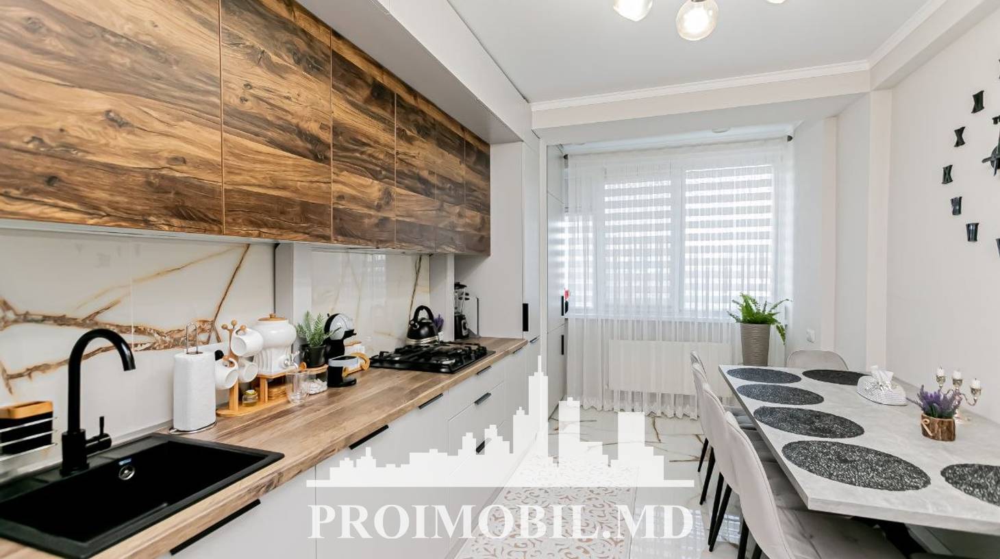 https://images.proimobil.md/PpmbxG2iIxnUWM90fjlyqxESWuKp4KjlGSLlxE8FhmA/watermark:0.75:so:0:30:0.39/resize:fill:1460:816:1/gravity:ce/bG9jYWw6Ly8vZXN0YXRlL2xyLzQ5NTBlMDQ0LTdiZjktNDRkOS1hNWY4LWQzOTMzOGFkODNkNy5qcGVn