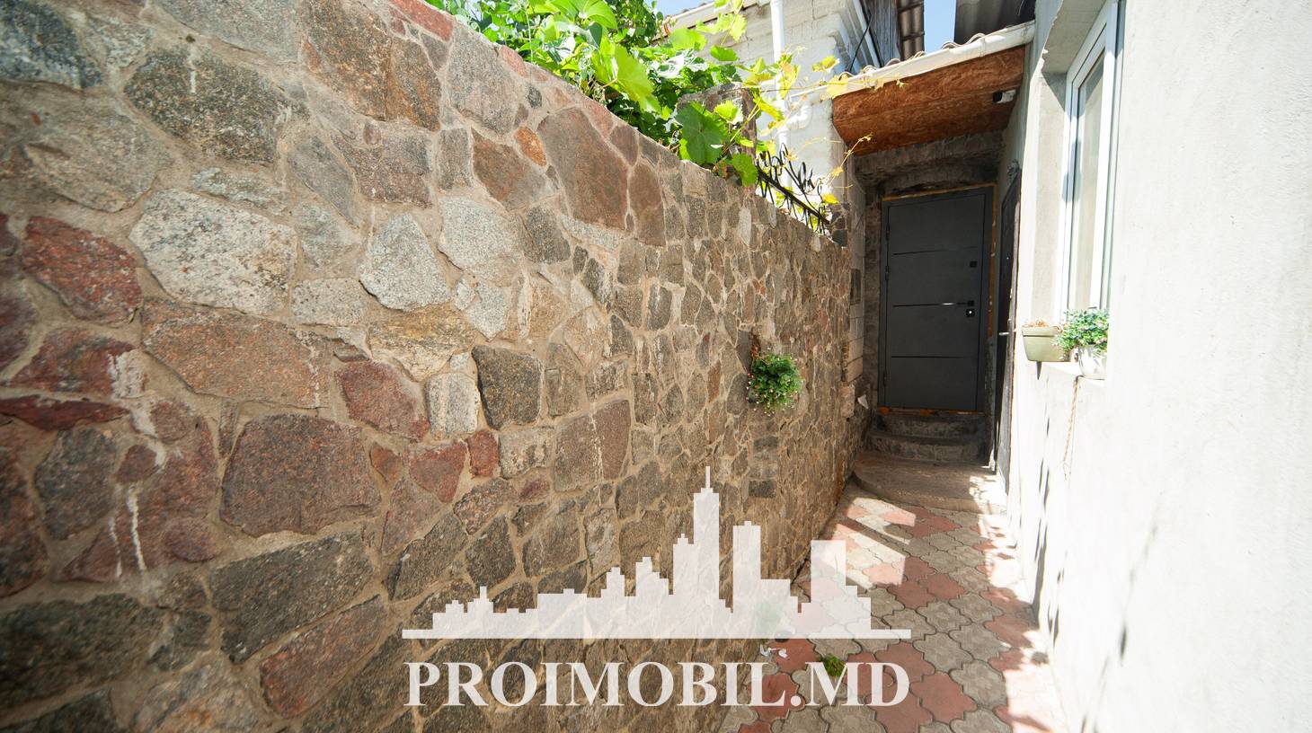https://images.proimobil.md/PqBr7T7Rsm9jSXDLTflj6qAeKnewJFzv6LqkKDQogQs/watermark:0.75:so:0:30:0.39/resize:fill:1460:816:1/gravity:ce/bG9jYWw6Ly8vZXN0YXRlL2xyL2ZlZGE2ODFkLTRkMGItNDJlZS1iZWQwLTZjODk0YTE1YTQ3ZC5qcGVn