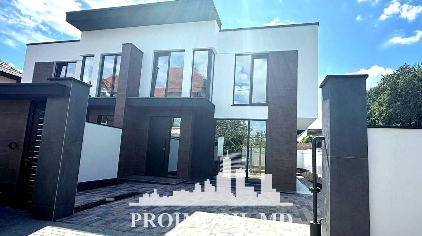 https://images.proimobil.md/PrUTsal0Q519zTgsPuG1fjOsYK5Fy1-oquem8cuCn4E/watermark:0.75:so:0:30:0.39/resize:fill:1460:816:1/gravity:ce/bG9jYWw6Ly8vZXN0YXRlL2xyLzBjODc3NmI3LTUwZDYtNDgzMy1iNmIyLWQ1NmQxYzQ4Mzg0MC5qcGVn