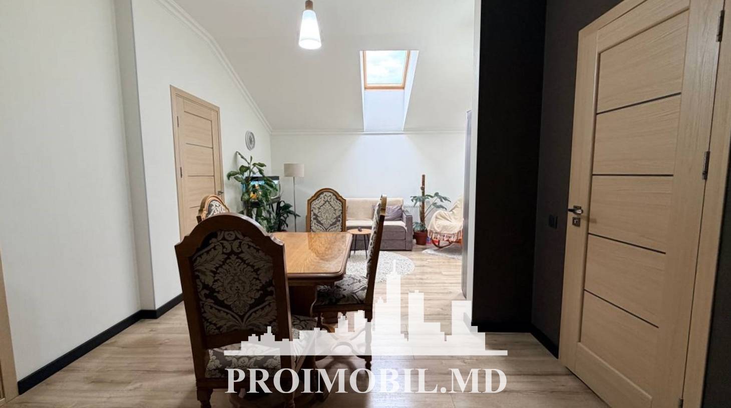 https://images.proimobil.md/Pv6OQCYw47xAqlmOdxj5S7WQH5uocB5Ho-pc-Krd5_Y/watermark:0.75:so:0:30:0.39/resize:fill:1460:816:1/gravity:ce/bG9jYWw6Ly8vZXN0YXRlL2xyLzBmOWE4MWJhLWVkZmEtNDVlNC1hMGMyLTBjZmRjNGQ3Yjg1NC5qcGVn