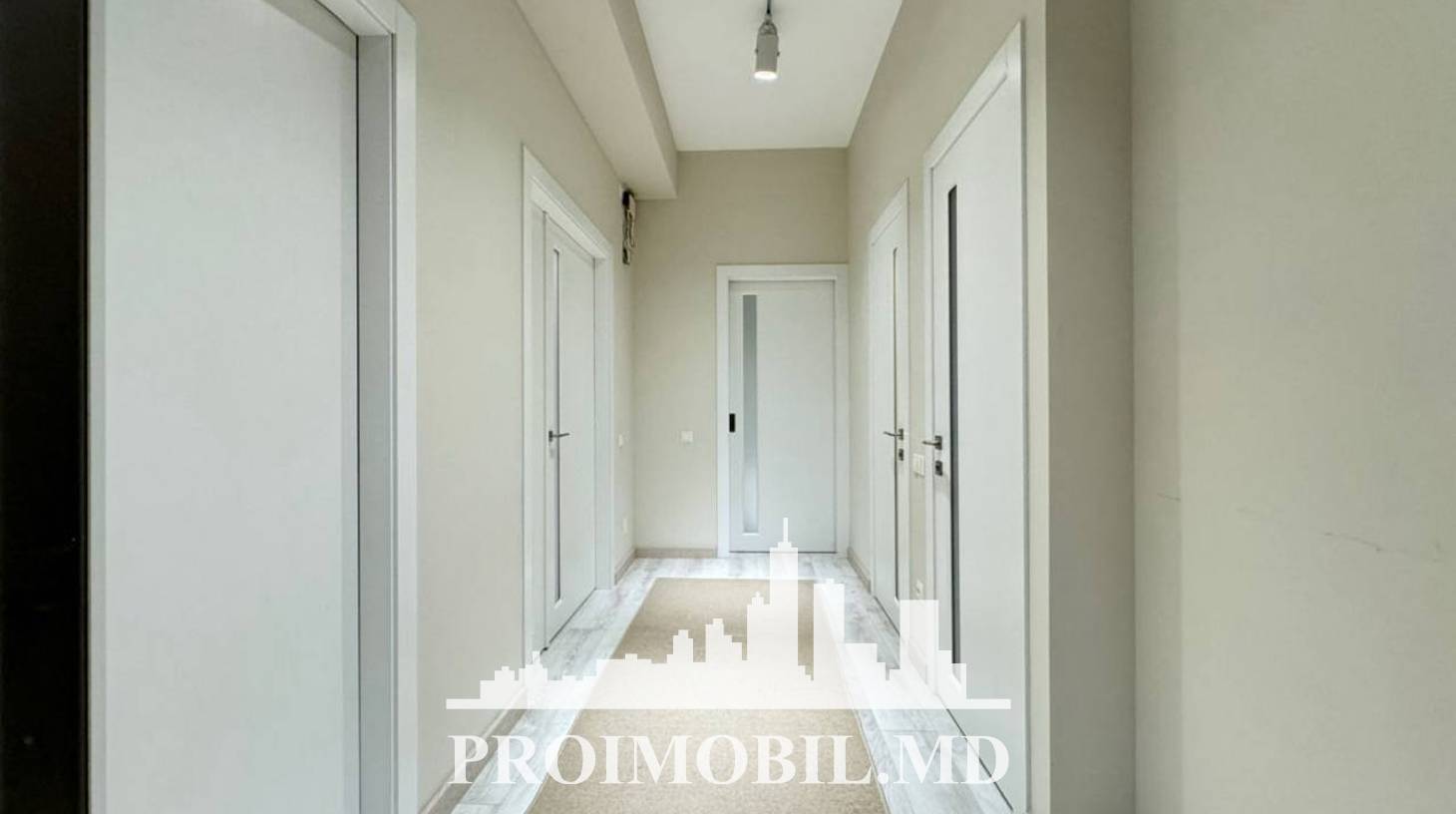https://images.proimobil.md/PvL7zfuBOBFMk7wem2Y2PnBktGUnlubU1h2bn4jeWZQ/watermark:0.75:so:0:30:0.39/resize:fill:1460:816:1/gravity:ce/bG9jYWw6Ly8vZXN0YXRlL2xyL2I1YzFmNjU4LWE0OTMtNGZjYy04MjMwLThjOGM3MGFkNGUwNS5qcGVn
