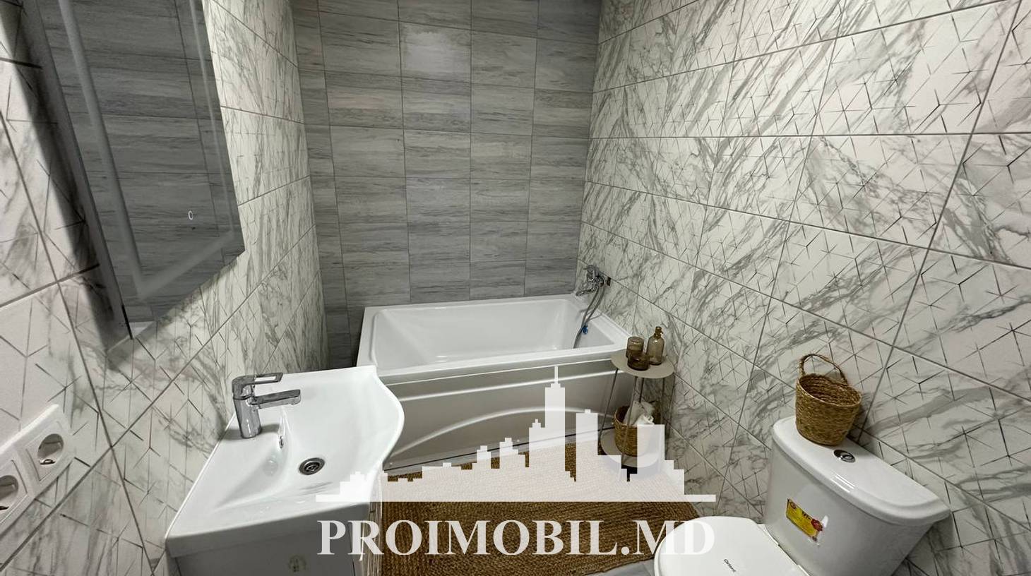 https://images.proimobil.md/PwtXKwcZCp_YbmEnLqfJUUyCkNZN2J3vwwlbFHf6hxU/watermark:0.75:so:0:30:0.39/resize:fill:1460:816:1/gravity:ce/bG9jYWw6Ly8vZXN0YXRlL2xyL2RkNjRiNTM0LTU4ZWItNDg1OS1iMWRmLTA2ZWYwOTdkNmM1YS5qcGVn