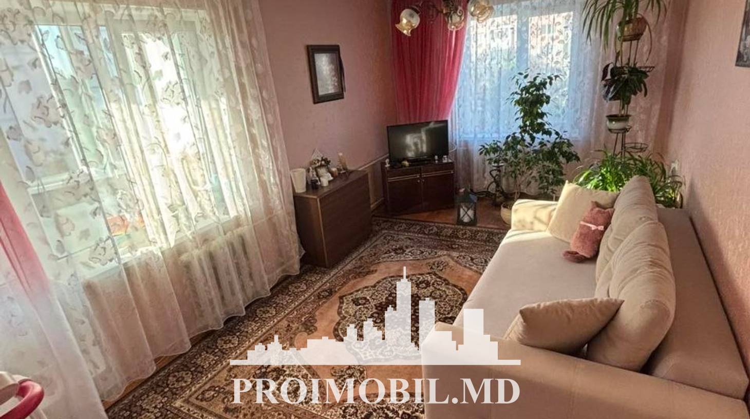 https://images.proimobil.md/Q0ab1L-ani4UI5zrjy1yIDHMHu7-6U5wc3FnUSKZeUo/watermark:0.75:so:0:30:0.39/resize:fill:1460:816:1/gravity:ce/bG9jYWw6Ly8vZXN0YXRlL2xyLzQ3MzkzMGFiLTZiYjYtNGExNS1hZDM2LTVkYWRkNDkxNjk3My5qcGVn