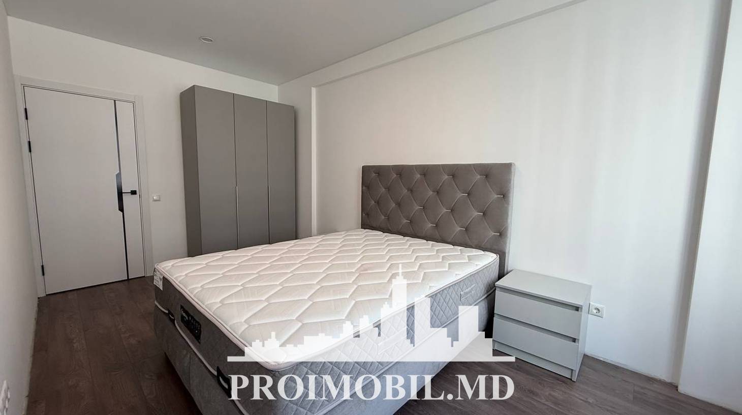 https://images.proimobil.md/Q12rzGA0NhegE5edeOte7kirIt3r7Y_anlkvGO9pv9E/watermark:0.75:so:0:30:0.39/resize:fill:1460:816:1/gravity:ce/bG9jYWw6Ly8vZXN0YXRlL2xyL2YyODc0NmJjLWJhMmQtNGFlNy04ZDk4LWRkOGY4N2FmNmI2MC5qcGVn