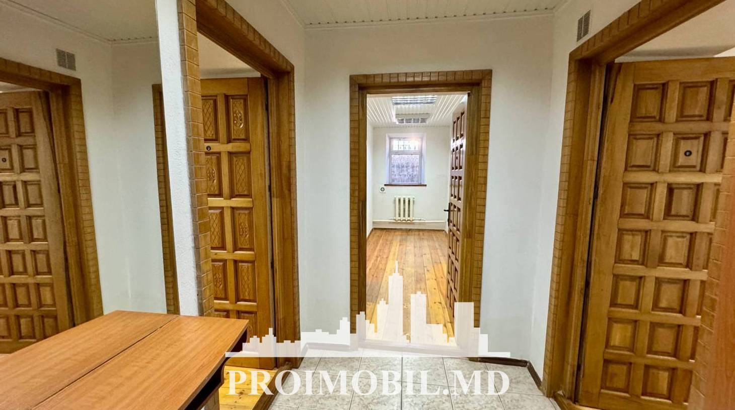 https://images.proimobil.md/Q1xJqT2kgqPAQD-z7n2tmEw46h1RwgjWBfbjN2HDIMc/watermark:0.75:so:0:30:0.39/resize:fill:1460:816:1/gravity:ce/bG9jYWw6Ly8vZXN0YXRlL2xyL2VhNWVkYWVkLTJmN2QtNGRlMS1iZjJkLTUxYmU2MjZlYTYyMS5qcGVn