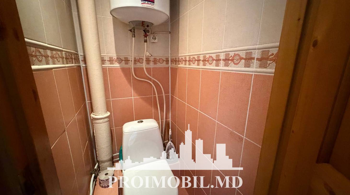 https://images.proimobil.md/Q5LOcy0lCmkYuNaSQeGy3ZZmJvDVpLzWl0TxQizkWE4/watermark:0.75:so:0:30:0.39/resize:fill:1460:816:1/gravity:ce/bG9jYWw6Ly8vZXN0YXRlL2xyLzA1NDhiMzgxLWNjMDgtNGYwOS1iYzI4LTlhM2Q4OGJiNDFkMy5qcGVn