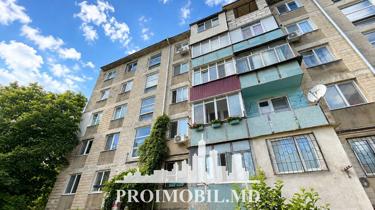 https://images.proimobil.md/Q5lR89RDcRcSqH7PwPXX32CmEY0isDsOEtnDjbhyT4o/watermark:0.75:so:0:30:0.39/resize:fill:1460:816:1/gravity:ce/bG9jYWw6Ly8vZXN0YXRlL2xyLzIwMzBiYzc5LTVmNDktNDU1Mi05NDJlLThhNTZhZTllZDJlYS5qcGVn