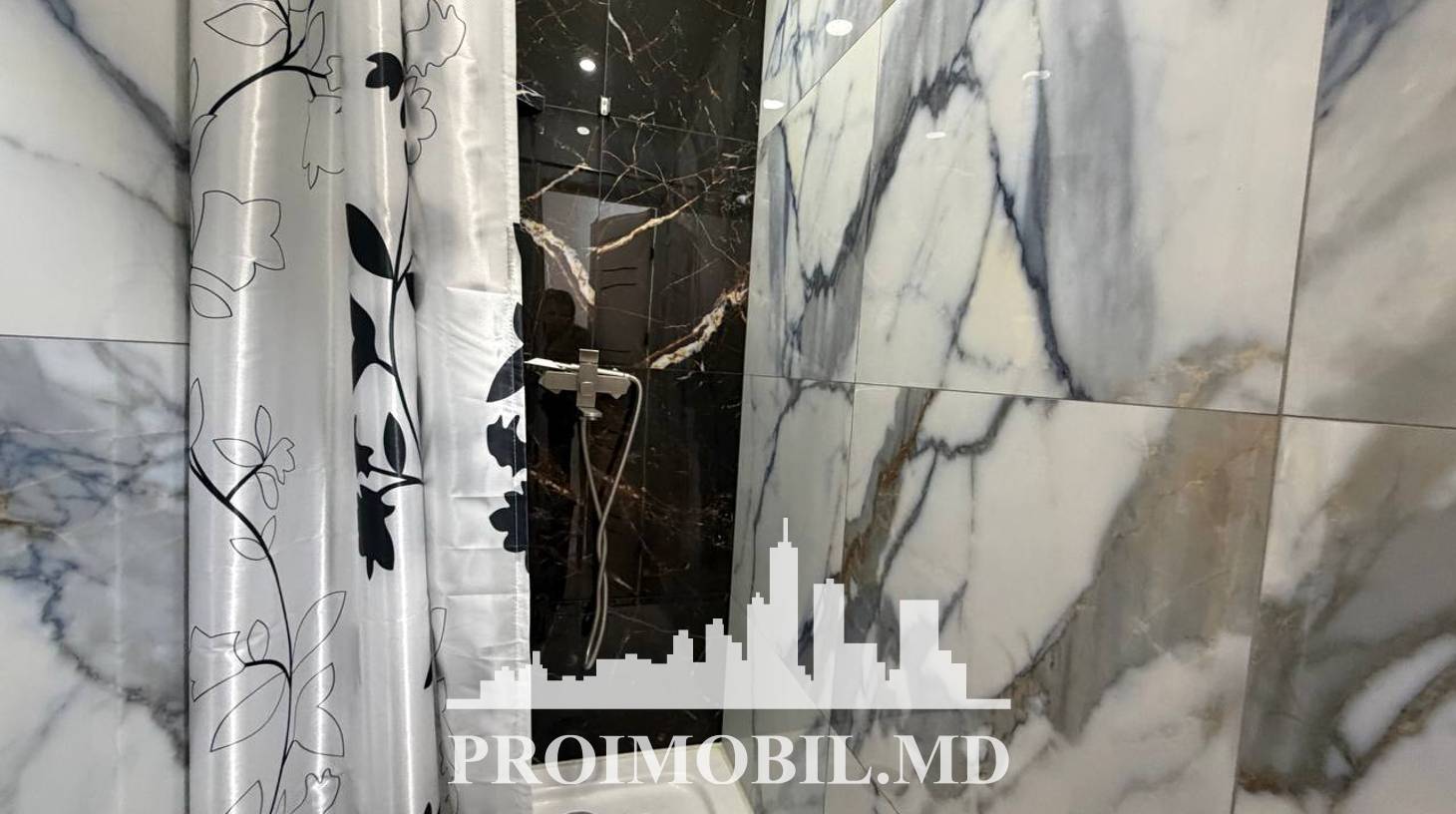 https://images.proimobil.md/Q5n0iS4ynj8kHdn6IUnT18Lj9HjAlZ0enpEL4jdF_2E/watermark:0.75:so:0:30:0.39/resize:fill:1460:816:1/gravity:ce/bG9jYWw6Ly8vZXN0YXRlL2xyLzM1NGI5NmY2LWMyNWQtNGUzNS1hNTNkLTk0NjYyMmVmYzljYS5qcGVn