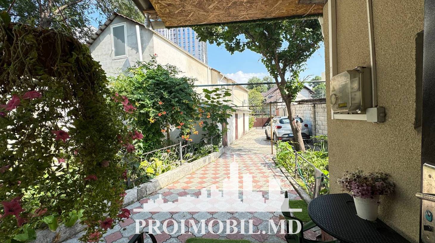 https://images.proimobil.md/Q7S2upSxGzhdeUNudGPtdidTkPjzgYYvl2380UP1b7k/watermark:0.75:so:0:30:0.39/resize:fill:1460:816:1/gravity:ce/bG9jYWw6Ly8vZXN0YXRlL2xyL2Y2YWY1ODFjLTkzZjYtNDE1Yy1hMjAzLTI0MzIyNTE2M2QyNS5qcGVn