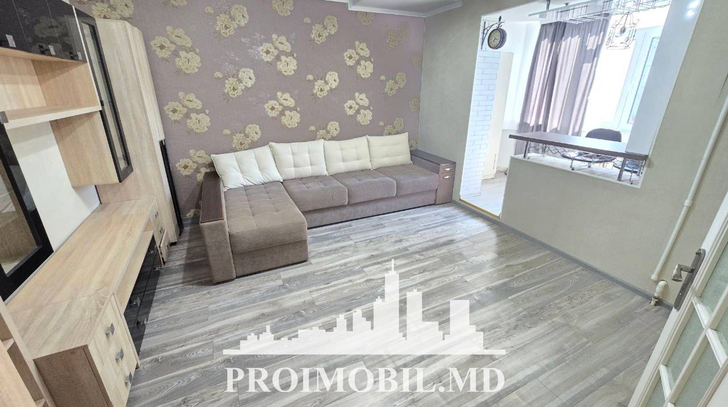 https://images.proimobil.md/Q8Z94k8xUuyvAZ0LSxrhB735NI0i5lzRYWOI-pXfwZU/watermark:0.75:so:0:30:0.39/resize:fill:1460:816:1/gravity:ce/bG9jYWw6Ly8vZXN0YXRlL2xyL2MxMTdhNGY3LTI1ZjUtNGRhNy05NTM2LWQyNzhkMzc3ZWQzNy5qcGVn